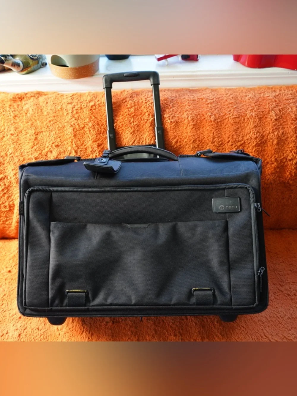 Tumi Tech Essential Gear 58030D Two Wheels Carry On Black 22”